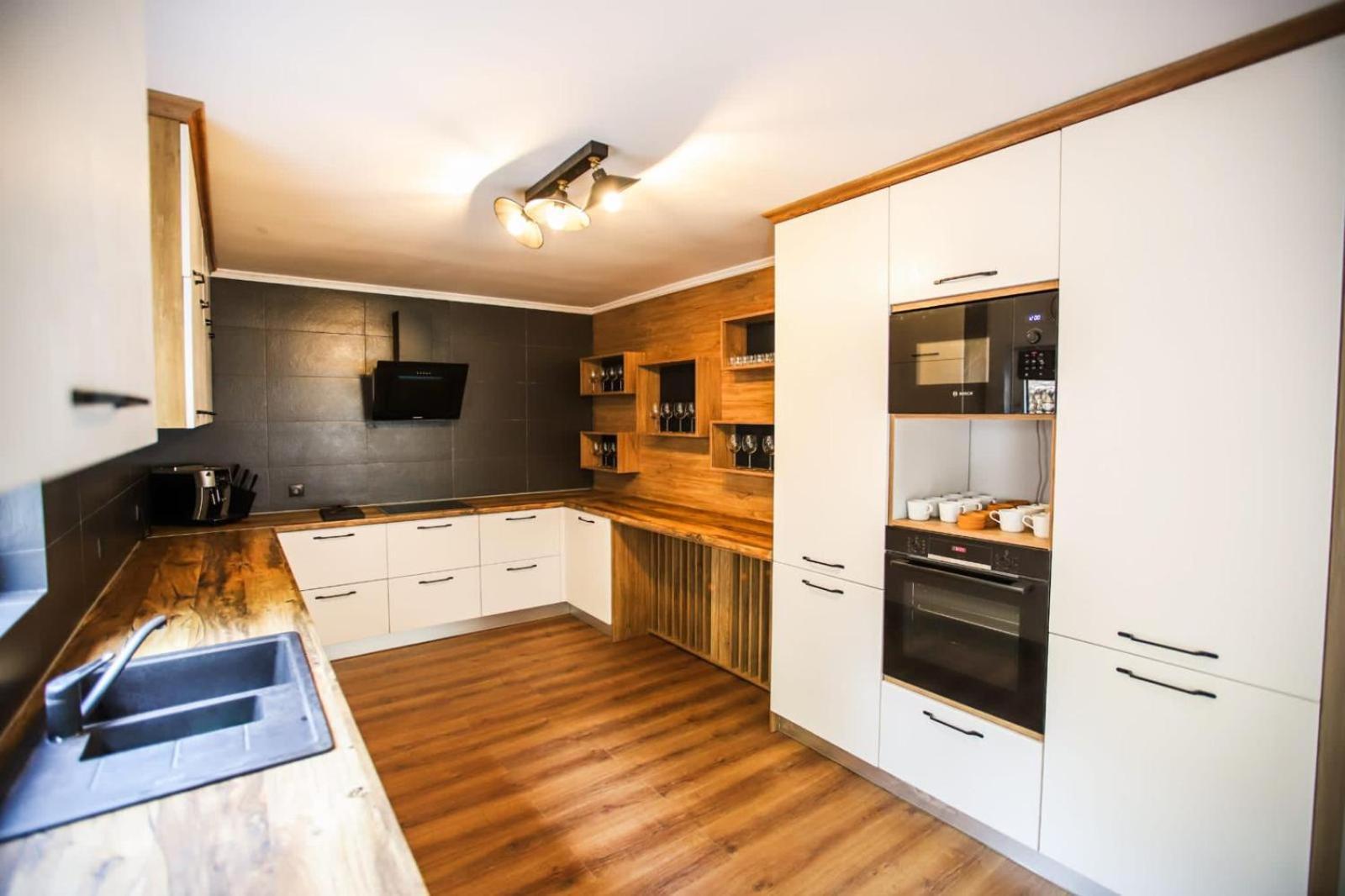 Kassa Villa Bran  Buitenkant foto